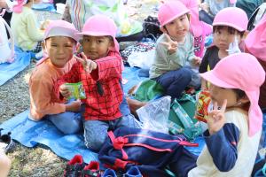 新地保育所4歳児「春の遠足」