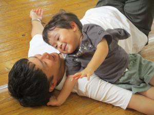 お父さんと一緒にふれあいストレッチ