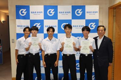 町長へ全国大会出場報告