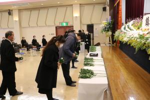 追悼式写真(献花)